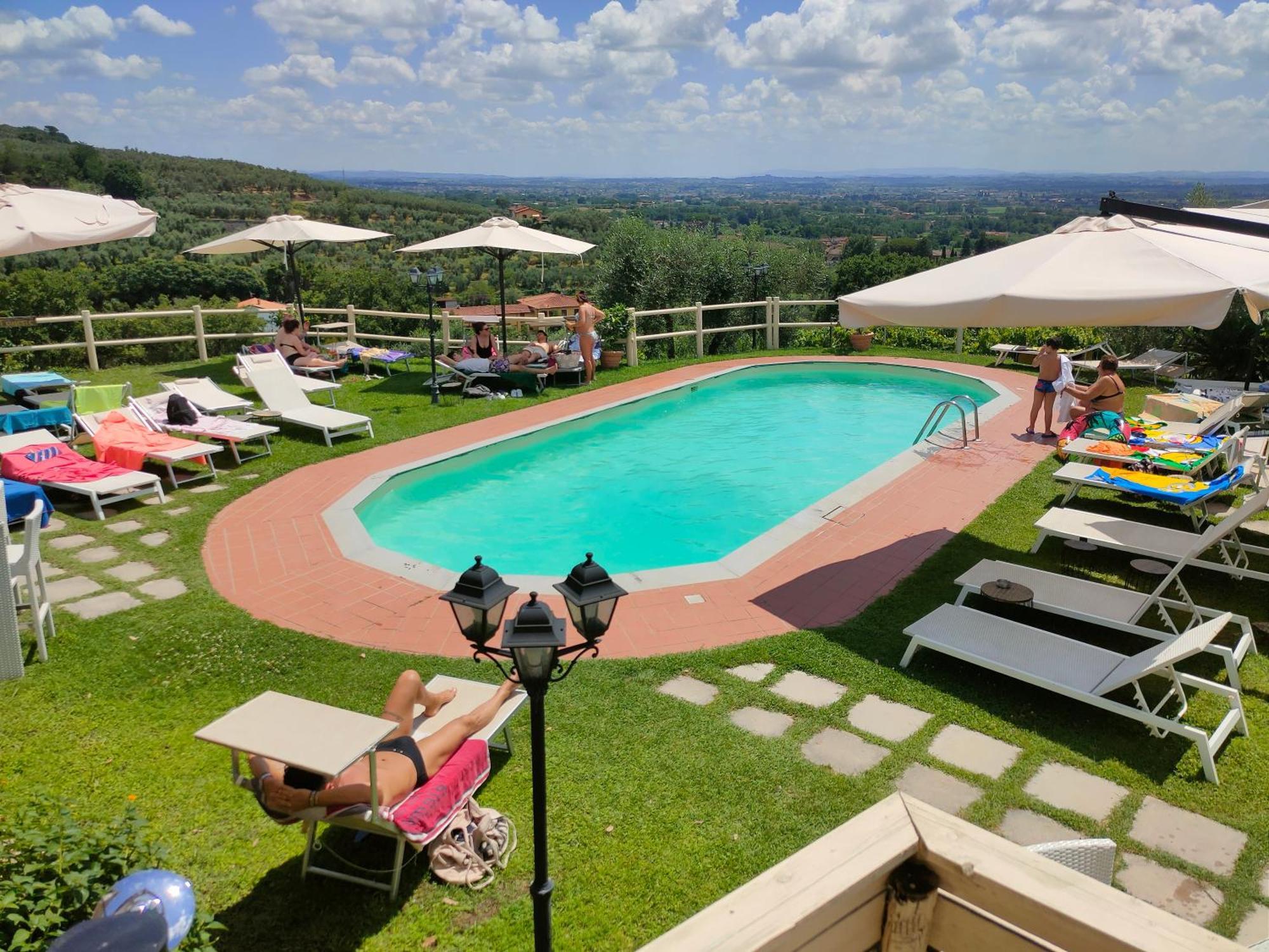 - Collina Toscana